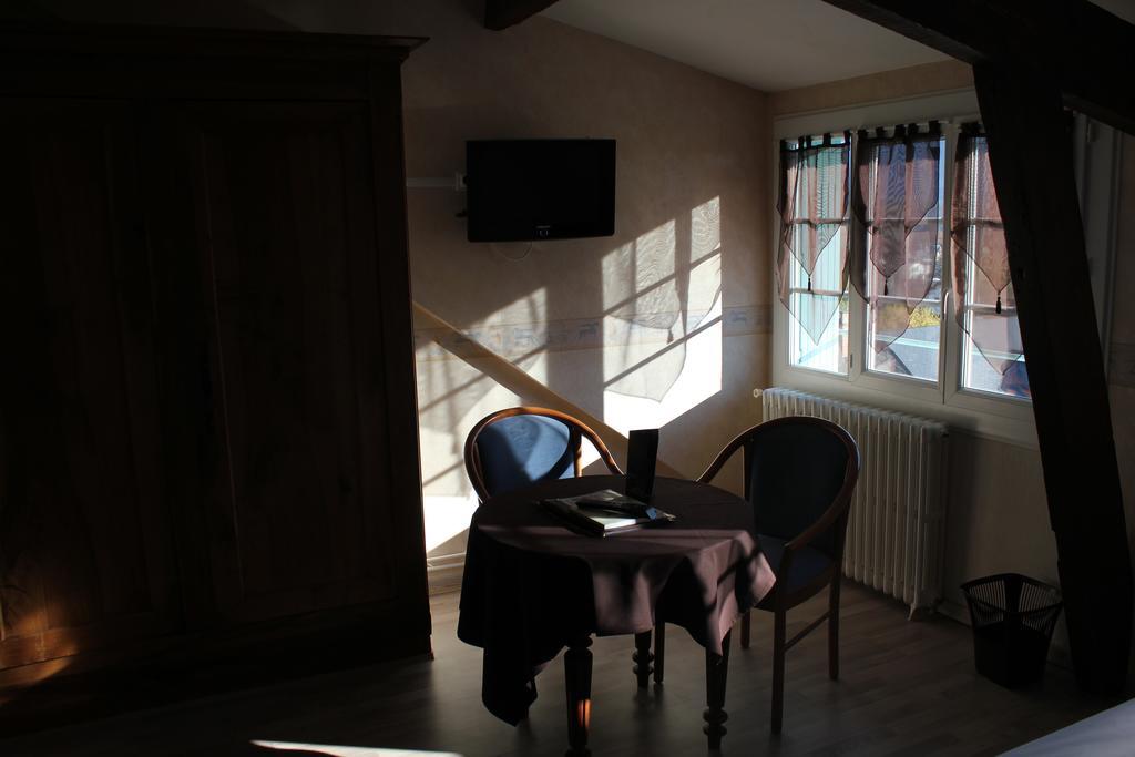 Logis Hotel Les Cimes Argeles-Gazost Exterior photo
