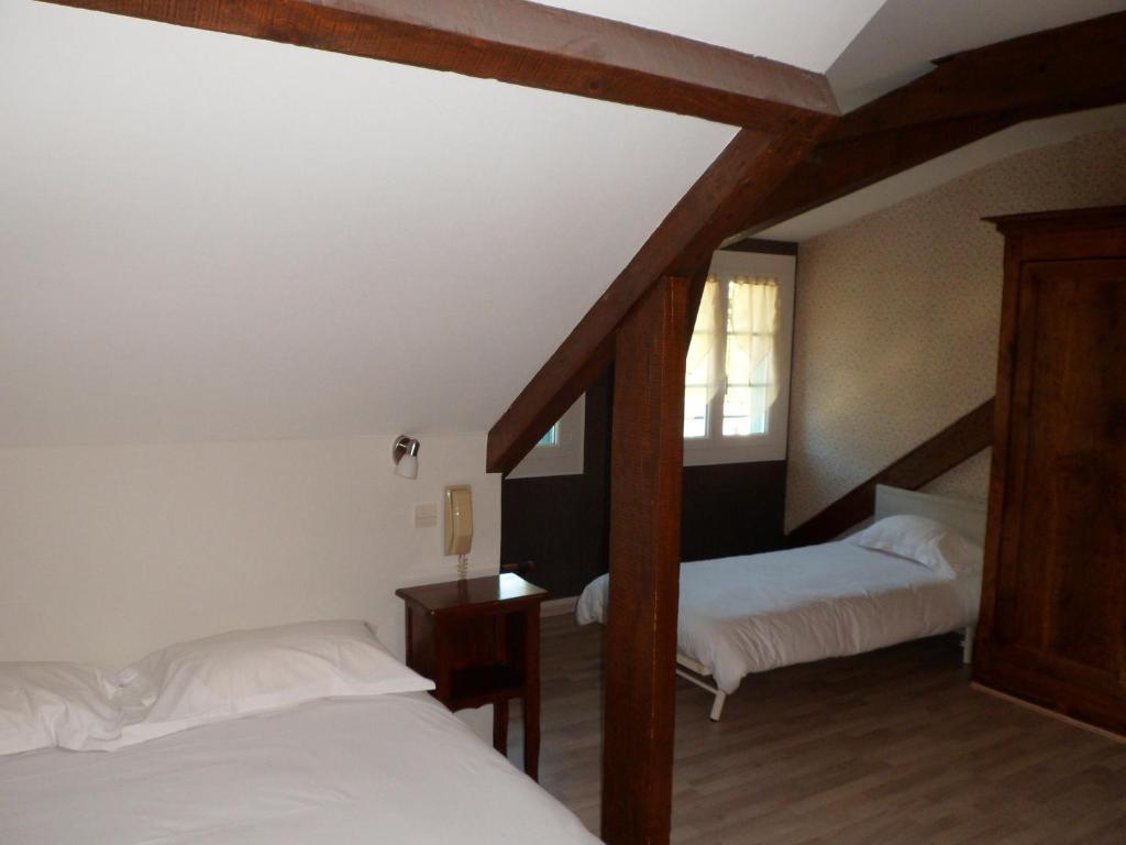 Logis Hotel Les Cimes Argeles-Gazost Room photo