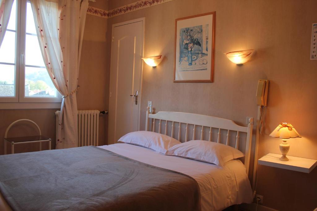 Logis Hotel Les Cimes Argeles-Gazost Room photo